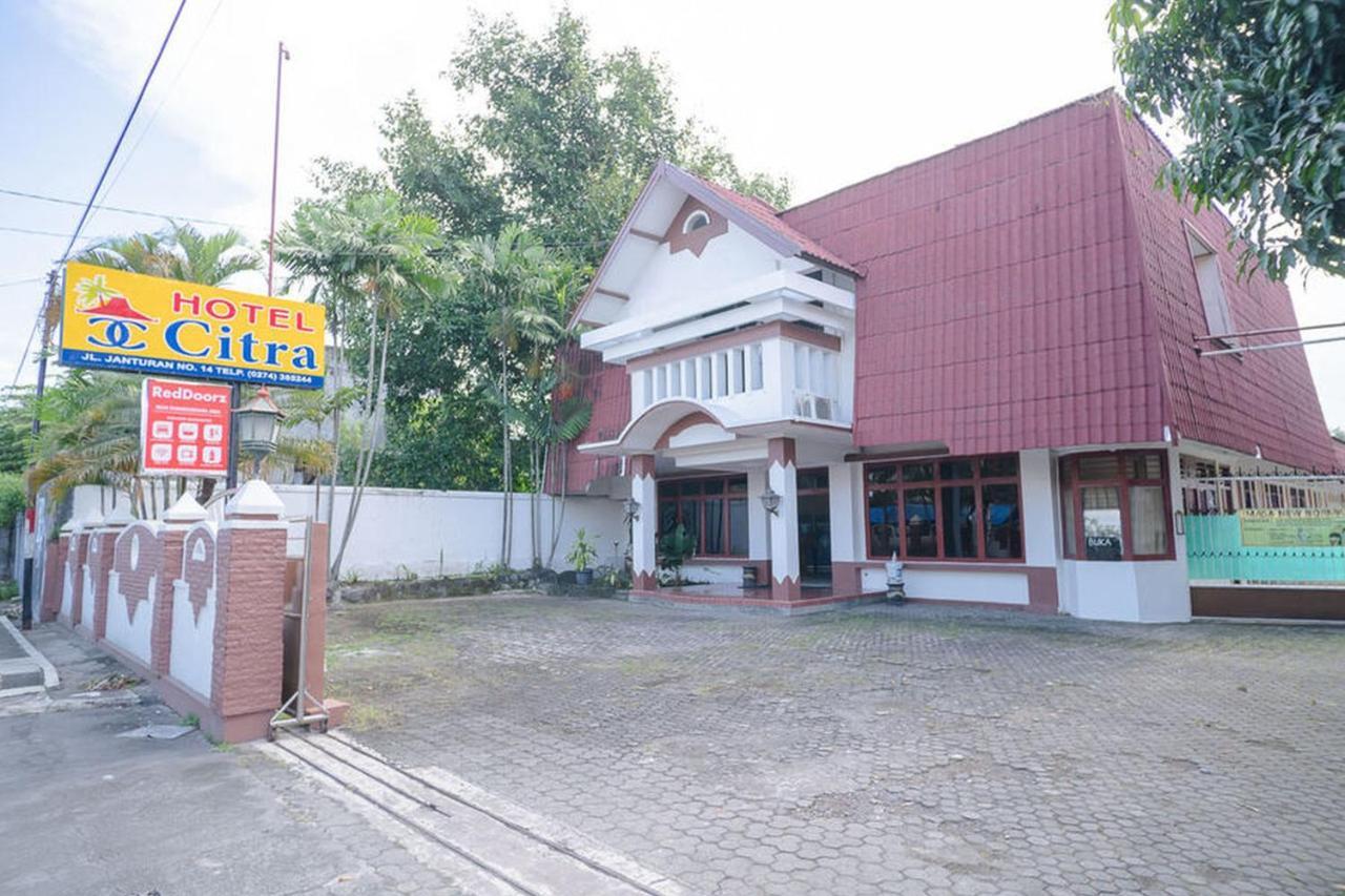 Hotel Reddoorz Near Kampus 3 Uty Yogyakarta Exteriér fotografie